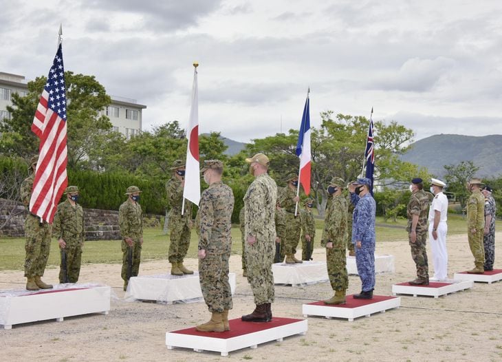 自衛隊と米仏豪各国軍による共同訓練「アーク21」の開始式=11日午後、長崎県佐世保市(陸上自衛隊提供)
