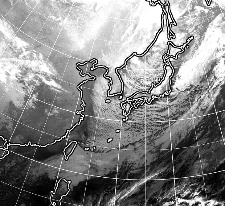 2月17日23時現在の気象衛星「ひまわり」の雲画像