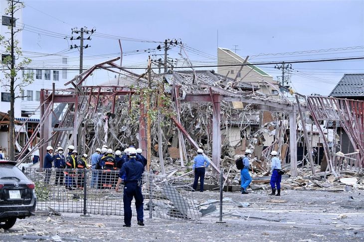 郡山の爆発事故 隣店の看板吹き飛び古い「いきなり」看板出現…は間違い