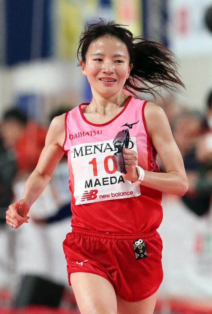 名古屋ウィメンズマラソン 10位でゴールする前田彩里=10日、ナゴヤドーム(鳥越瑞絵撮影)