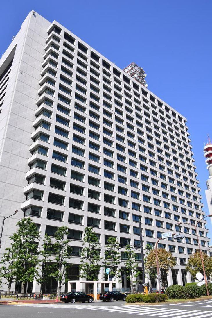 総務省や警察庁などが入る合同庁舎=東京都千代田区