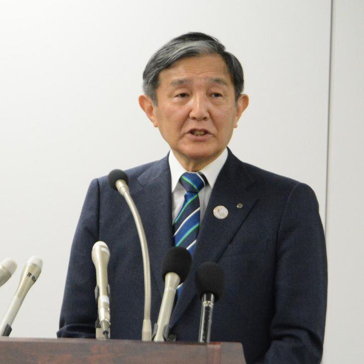緊急事態宣言を受け、往来自粛などを呼びかける和歌山県の仁坂吉伸知事=県庁