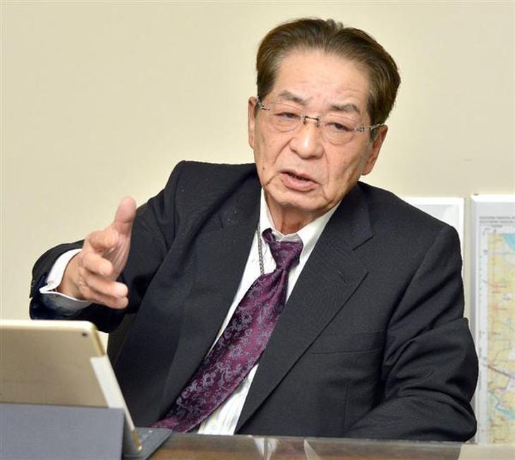 インタビューに答える仙谷由人元官房長官=11月29日、東京・新橋の事務所(酒巻俊介撮影)
